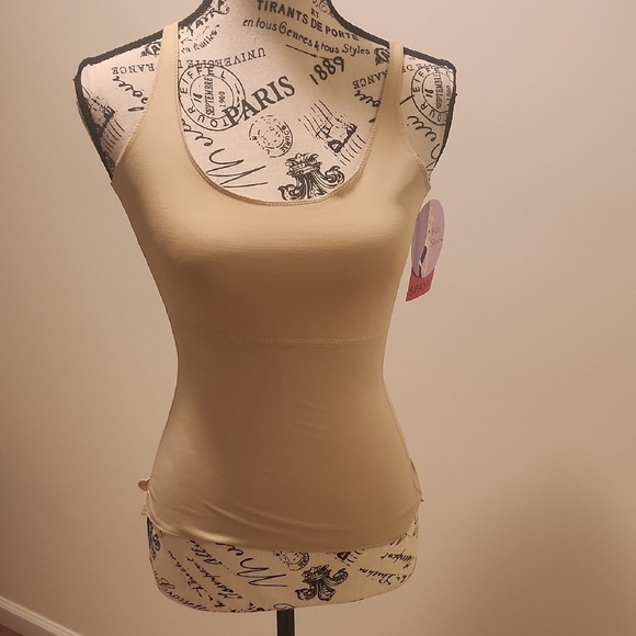 SPANX Tan Fitted Tank Top with Seamless Design - Picture 2 of 8